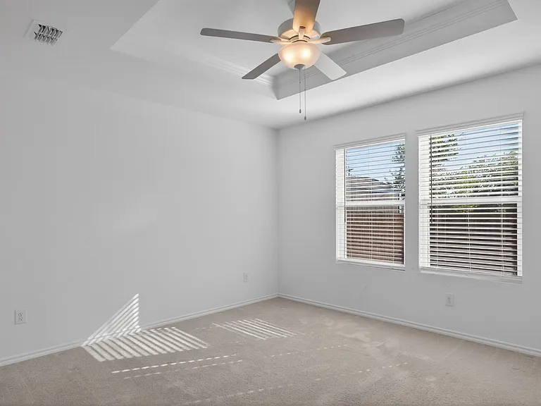 605 Grenada Lake Dr — Photo 29