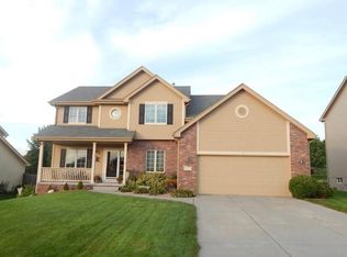 2106 Betsy Ave, Papillion, NE 68133