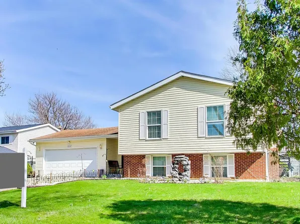 2215 S Bradford Dr, Wheaton, IL 60189