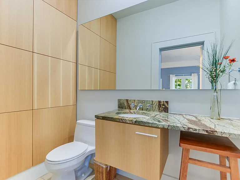 2109 Nickerson St — Photo 17