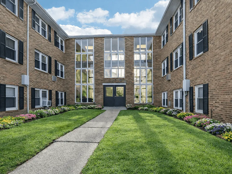 Bonaparte Apartments
