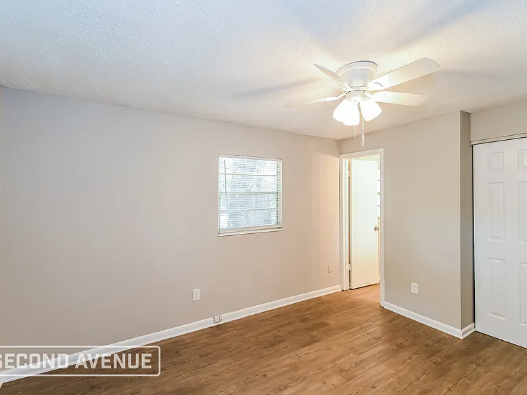 2939 W 4th St — Photo 12