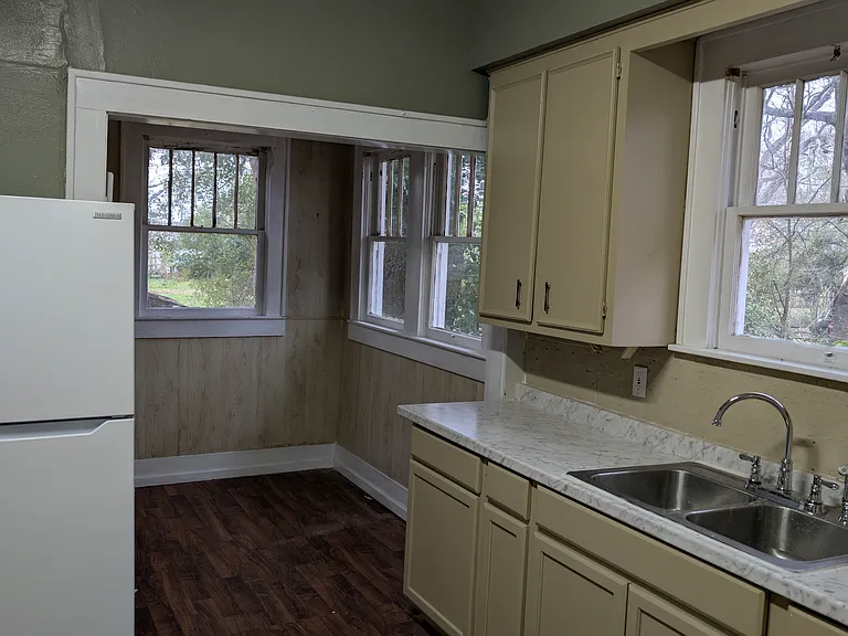 2220 Glenwood Dr — Photo 6