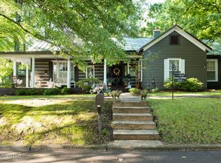 265 E Falconer Ave, Holly Springs, MS 38635