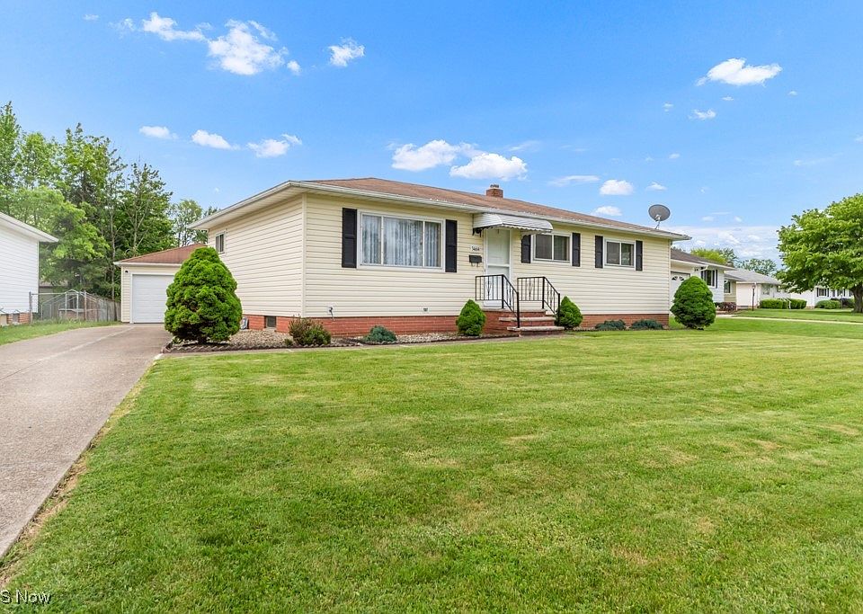 1st image of 34664 Iris Ln