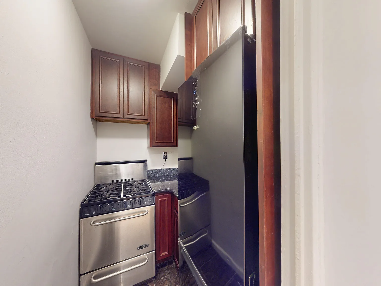 225 East 36th Street — Photo 4