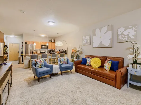 2850 Cedar Ave Unit 202, Minneapolis, MN 55407
