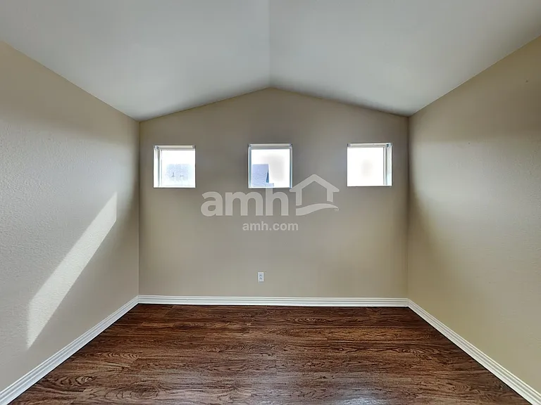 13009 Magnolia St — Photo 12