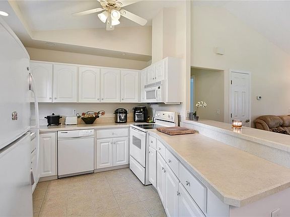 3rd image of 12331 Pine Island Dr
