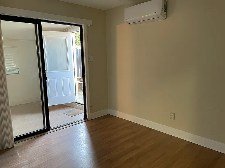 Lou Ann Pl — Photo 14