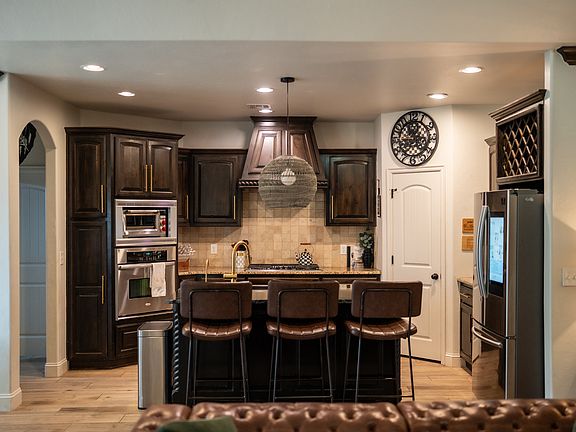 4th image of 1308 Glenmere Ct