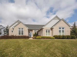 661 Dornoch Dr, Ann Arbor, MI 48103