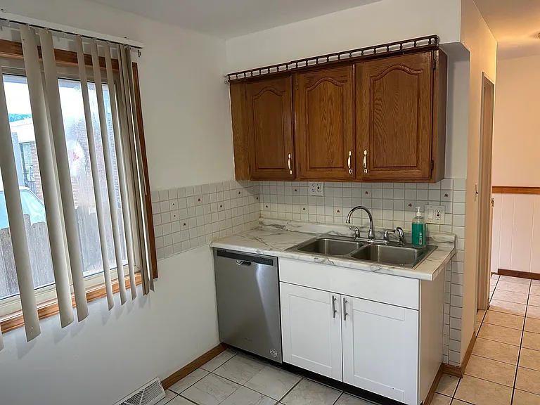 4740 Main St #A — Photo 8