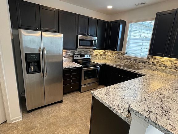 5th image of 1737 Halesworth Ln #1