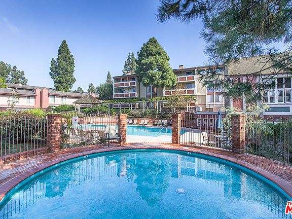 3rd image of 6515 Green Valley Cir Unit 300