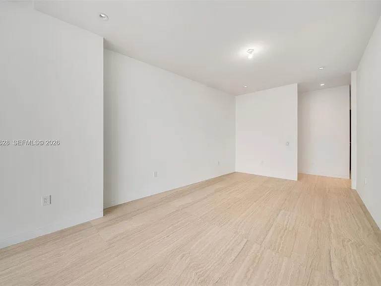 5 Grove Isle Dr #S302 — Photo 12