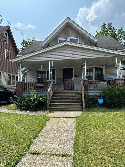 1st image of 12818 Beachwood Ave