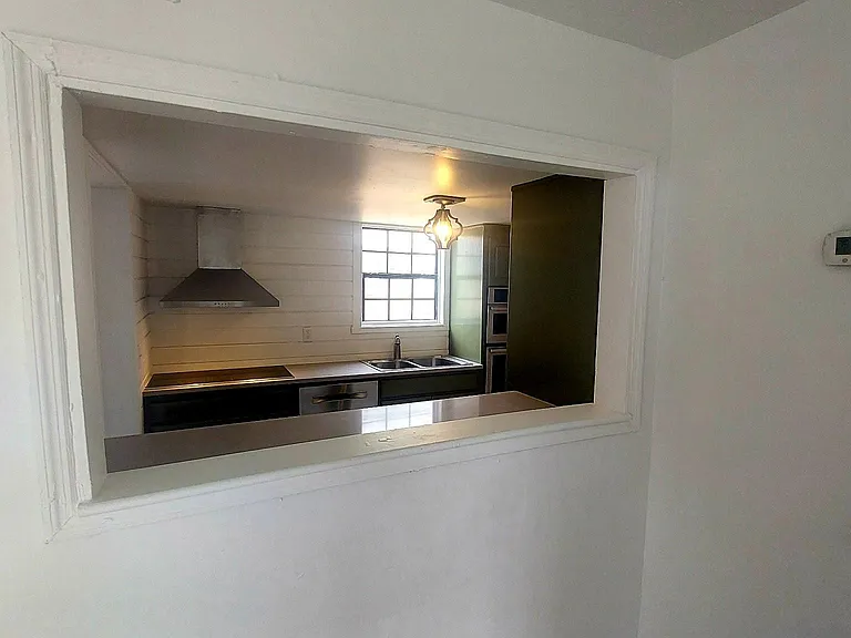 1004 Clay St — Photo 23