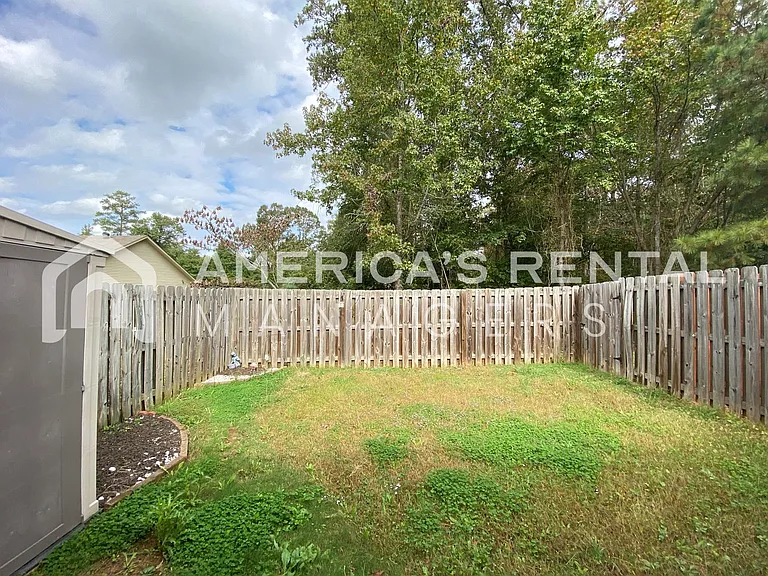 2807 Southwood Ln — Photo 22