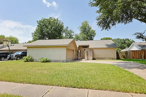 22318 Fincastle Dr Photo 1