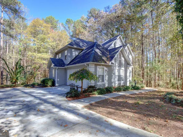 35 Racines Cir, Sharpsburg, GA 30277