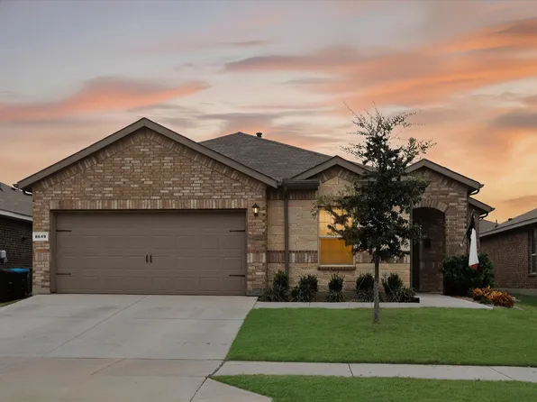 8649 Mirror Lake Dr, Fort Worth, TX 76179