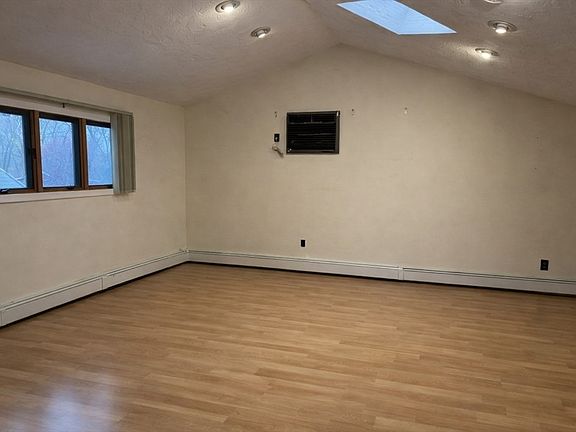 5th image of 6 Ruth Dr