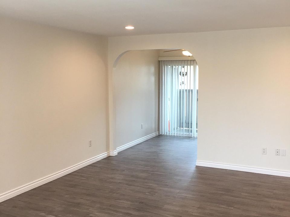 1st image of 338 W Palmyra Ave APT C