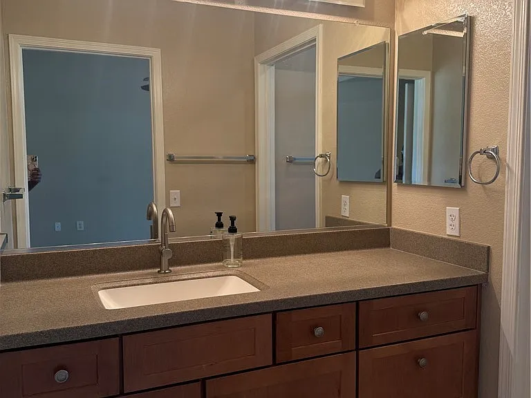 2425 Showcase Dr — Photo 42