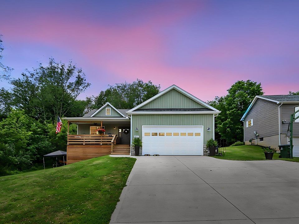 1st image of 421 McIntosh Dr