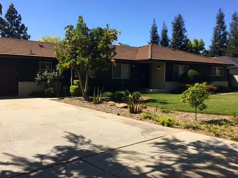 1657 W Ellery Way — Photo 1