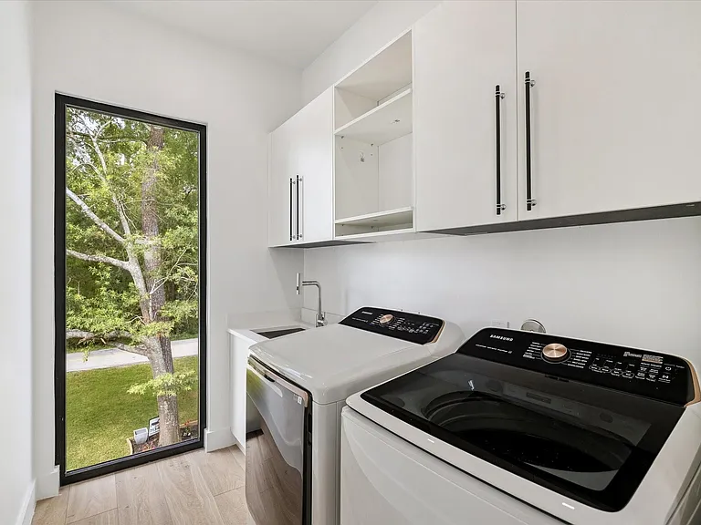 407 Brook Hollow Dr — Photo 34