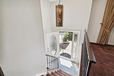 5th image of 160 Firwood Dr
