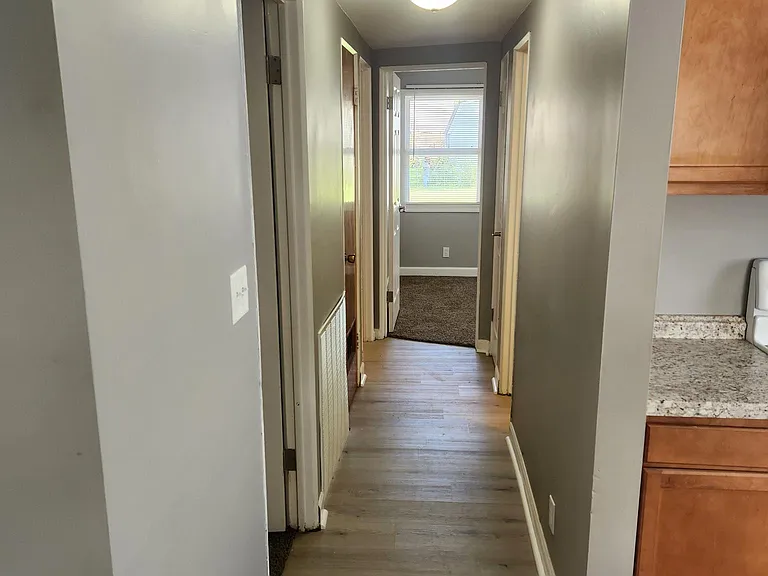 501 Grosvenor Ave NW — Photo 9