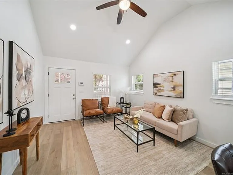 1139 S Birmingham Ave — Photo 7