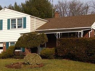 2967 Sunnycrest Rd, Willow Grove, PA 19090