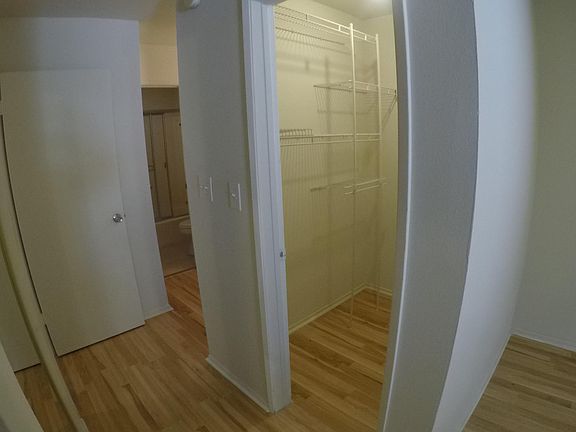 4th image of 18620 Hatteras St Unit 280