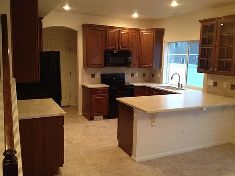 3 bed, 2.5 bath, 1751 sqft, $2,800 — Photo 3