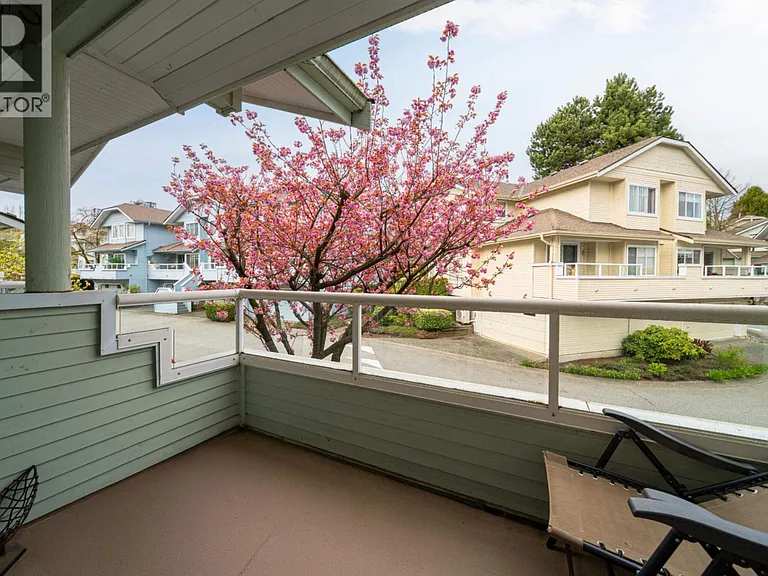 227 Waterleigh Dr #227 — Photo 2