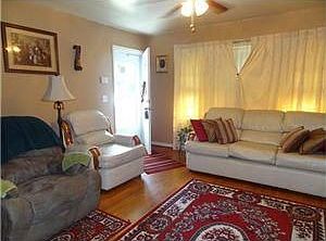 3rd image of 2906 W Laurel St