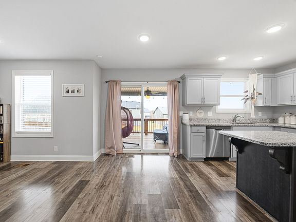 5th image of 772 Crestone Ln