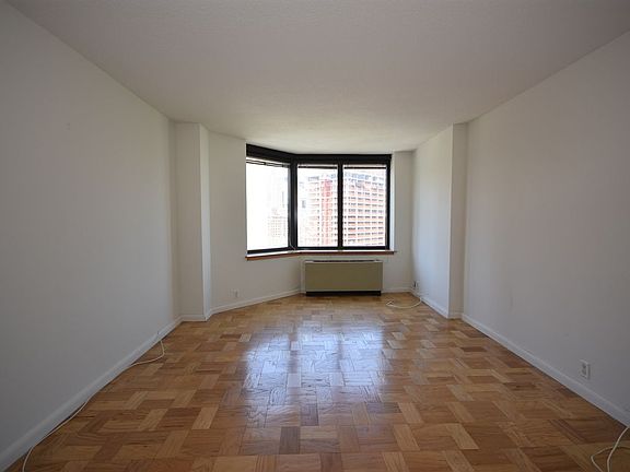 3rd image of 415 E 37th St APT 23K