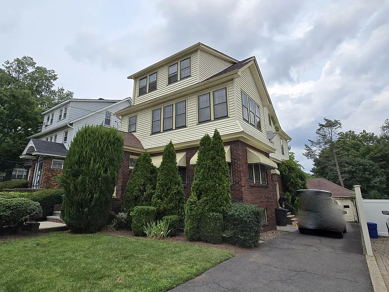 75 Williamson Ave #2 — Photo 2
