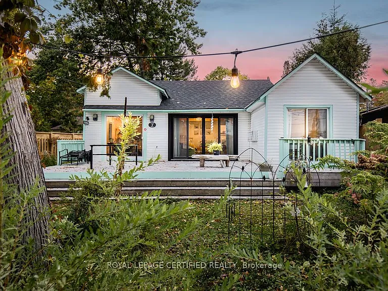 7 Oliver Dr — Photo 1