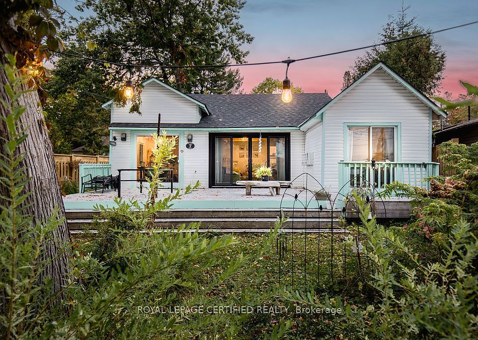 1st image of 7 Oliver Dr