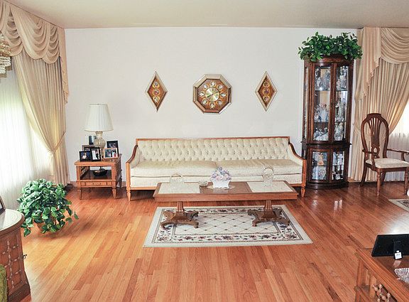 4th image of 2445 Sunnyside Ave