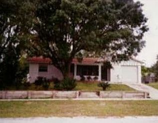 FRONT OF 4 BEDROOM BLOCK HOME