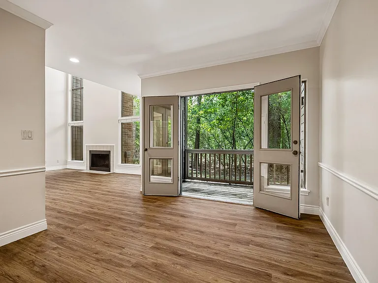 250 Sugarberry Cir #250 — Photo 5