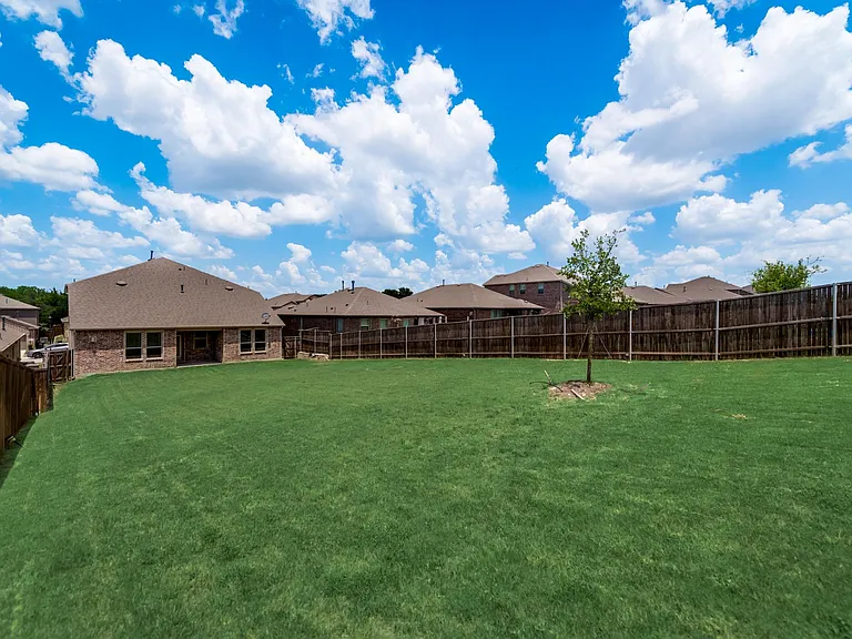 1216 Gibson Dr — Photo 36