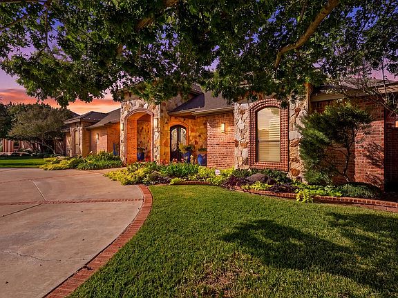 2nd image of 808 Keystone Ct
